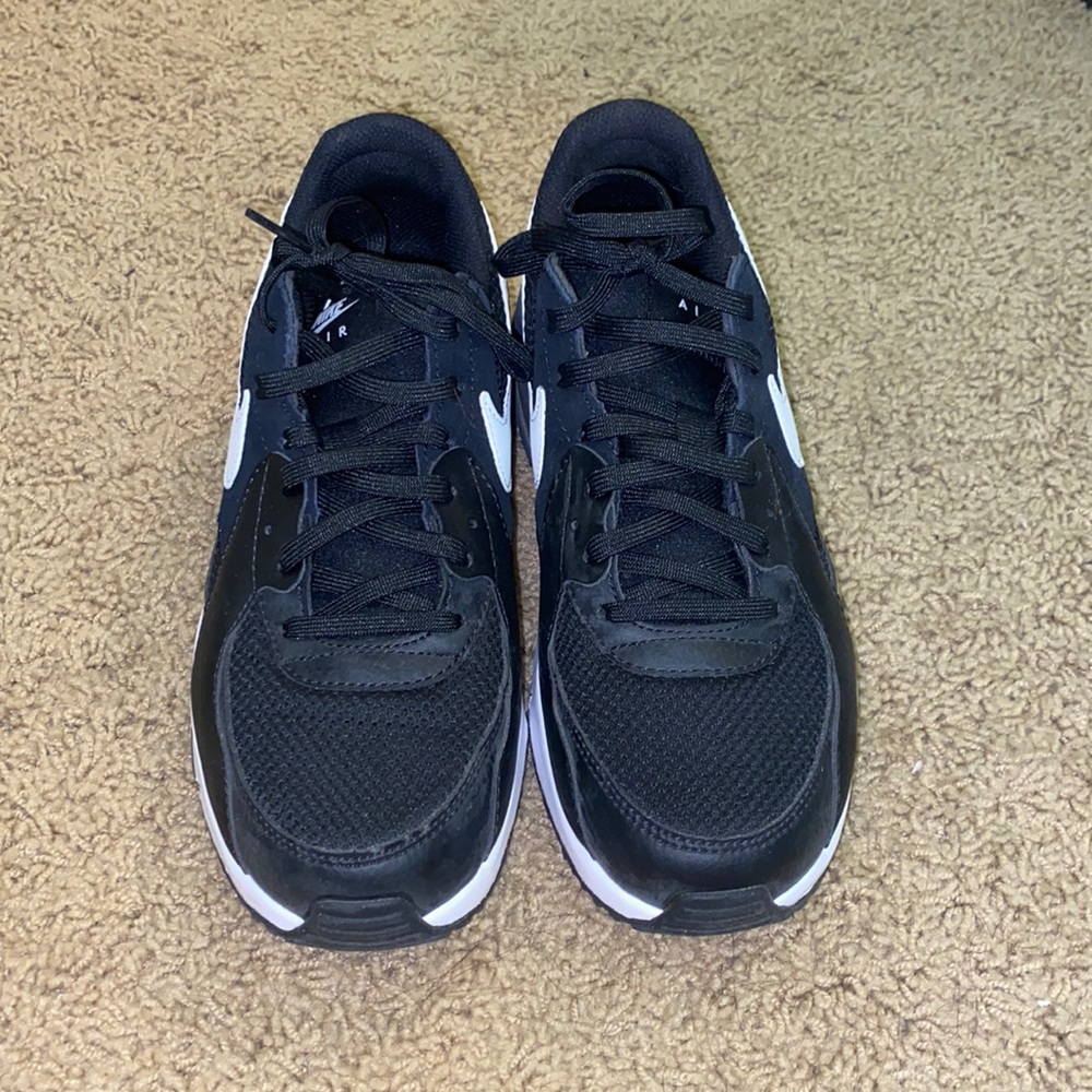 Nike air max tennis shoes
